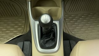 Used 2011 Honda City [2011-2014] 1.5 S MT Petrol Manual interior GEAR  KNOB VIEW