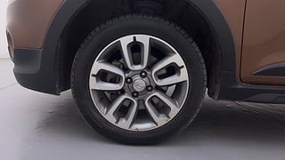Used 2016 Hyundai i20 Active [2015-2020] 1.2 SX Petrol Manual tyres LEFT FRONT TYRE RIM VIEW