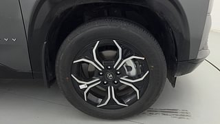 Used 2024 Tata Curvv Creative 1.2 Revotron Petrol 7DCA Petrol Automatic tyres RIGHT FRONT TYRE RIM VIEW