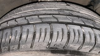 Used 2017 Renault Duster [2015-2020] RXL Petrol Petrol Manual tyres RIGHT FRONT TYRE TREAD VIEW