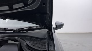 Used 2018 Volkswagen Polo [2017-2019] Highline Plus 1.2L (P) Petrol Manual engine ENGINE LEFT SIDE HINGE & APRON VIEW