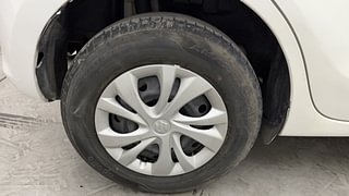 Used 2020 Maruti Suzuki Swift [2017-2021] VXI AMT Petrol Automatic tyres RIGHT REAR TYRE RIM VIEW