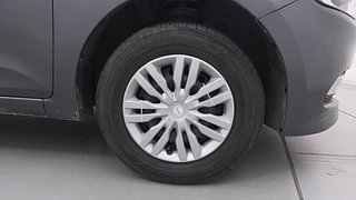 Used 2017 Hyundai Elite i20 [2014-2018] Sportz 1.2 Petrol Manual tyres RIGHT FRONT TYRE RIM VIEW