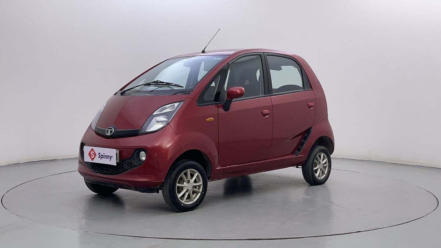 LEFT FRONT CORNER VIEW
