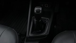 Used 2017 Hyundai Elite i20 [2014-2018] Sportz 1.2 Petrol Manual interior GEAR  KNOB VIEW