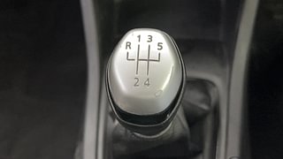 Used 2021 Renault Triber RXZ Petrol Manual interior GEAR  KNOB VIEW
