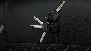 Used 2020 maruti-suzuki S-Presso VXI Plus Petrol Manual extra CAR KEY VIEW