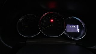 Used 2017 Renault Duster [2015-2020] RXL Petrol Petrol Manual interior CLUSTERMETER VIEW