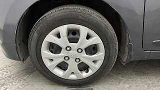 Used 2015 Hyundai Grand i10 Sportz 1.2 Kappa VTVT Petrol Manual tyres LEFT FRONT TYRE RIM VIEW