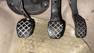 Used 2011 Volkswagen Polo [2010-2014] Highline1.2L (P) Petrol Manual interior PEDALS VIEW