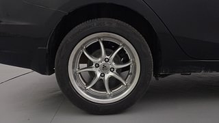 Used 2015 Maruti Suzuki Ciaz [2014-2017] ZXi Petrol Manual tyres RIGHT REAR TYRE RIM VIEW