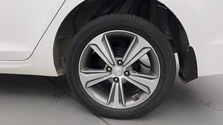 Used 2019 Hyundai Verna [2017-2020] 1.6 VTVT SX Petrol Manual tyres LEFT REAR TYRE RIM VIEW