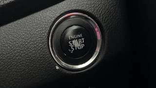 Used 2017 Maruti Suzuki Baleno [2015-2019] Zeta AT Petrol Petrol Automatic top_features Keyless start