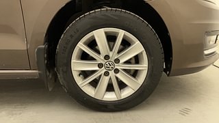 Used 2017 volkswagen Vento 1.5L Highline Diesel Diesel Manual tyres RIGHT FRONT TYRE RIM VIEW