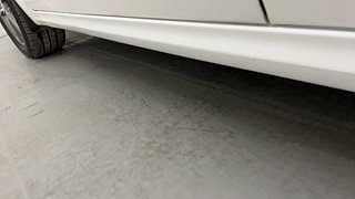 Used 2018 Hyundai Verna [2017-2020] 1.6 VTVT SX (O) Petrol Manual dents MINOR DENT