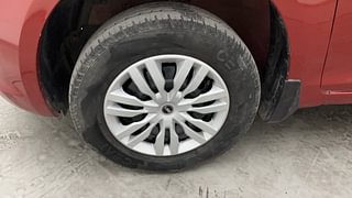 Used 2014 Maruti Suzuki Swift [2011-2017] VXi Petrol Manual tyres LEFT FRONT TYRE RIM VIEW