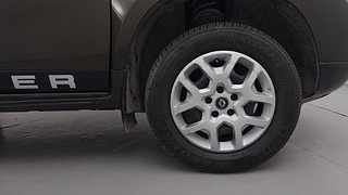 Used 2017 Renault Duster [2015-2020] RXL Petrol Petrol Manual tyres RIGHT FRONT TYRE RIM VIEW
