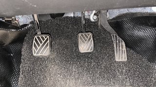 Used 2015 Maruti Suzuki Swift [2011-2017] ZXi Petrol Manual interior PEDALS VIEW