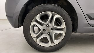 Used 2019 Hyundai Elite i20 [2018-2020] Asta (O) CVT Petrol Automatic tyres RIGHT REAR TYRE RIM VIEW