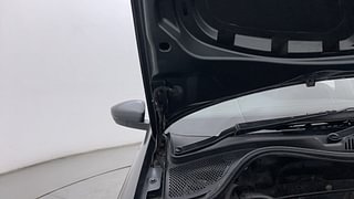 Used 2018 Volkswagen Polo [2017-2019] Highline Plus 1.2L (P) Petrol Manual engine ENGINE RIGHT SIDE HINGE & APRON VIEW