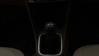 Used 2016 volkswagen Vento 1.6L Highline plus Petrol Manual interior GEAR  KNOB VIEW