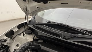 Used 2020 Maruti Suzuki Swift [2017-2021] VXI AMT Petrol Automatic engine ENGINE RIGHT SIDE HINGE & APRON VIEW
