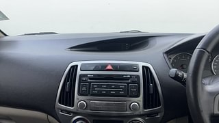 Used 2012 Hyundai i20 [2012-2014] Sportz 1.2 Petrol Manual top_features Integrated (in-dash) music system