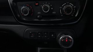 Used 2020 Renault Kwid [2015-2019] 1.0 RXT AMT Opt Petrol Automatic interior GEAR  KNOB VIEW
