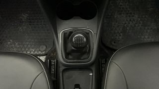 Used 2017 Volkswagen Polo Comfortline 1.2L (P) Petrol Manual interior GEAR  KNOB VIEW