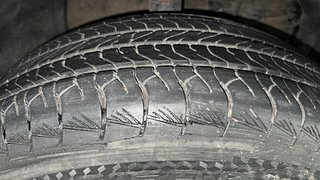 Used 2023 Maruti Suzuki Grand Vitara Alpha Smart Hybrid Dual Tone Petrol Manual tyres RIGHT FRONT TYRE TREAD VIEW