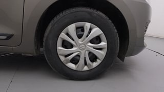 Used 2019 Maruti Suzuki Swift [2017-2021] VXI AMT Petrol Automatic tyres RIGHT FRONT TYRE RIM VIEW