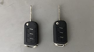 Used 2022 Mahindra XUV 300 W8 (O) Petrol Petrol Manual extra CAR KEY VIEW