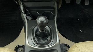 Used 2017 Honda City [2014-2017] VX (O) MT Petrol Manual interior GEAR  KNOB VIEW