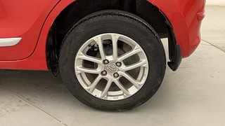Used 2018 Maruti Suzuki Swift [2017-2021] ZXi AMT Petrol Automatic tyres LEFT REAR TYRE RIM VIEW