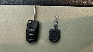 Used 2017 Volkswagen Ameo [2016-2017] Comfortline 1.5L AT (D) Diesel Automatic extra CAR KEY VIEW