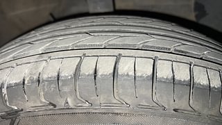 Used 2020 Hyundai Grand i10 Nios Sportz U2 1.2 CRDI Diesel Manual tyres RIGHT FRONT TYRE TREAD VIEW