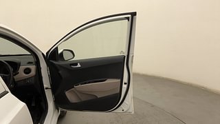 Used 2018 Hyundai Grand i10 [2017-2020] Sportz 1.2 Kappa VTVT CNG (Outside Fitted) Petrol+cng Manual interior RIGHT FRONT DOOR OPEN VIEW