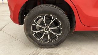 Used 2019 Maruti Suzuki Swift [2017-2021] VXi Petrol Manual tyres RIGHT REAR TYRE RIM VIEW