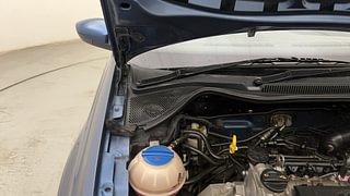Used 2017 Volkswagen Polo Comfortline 1.2L (P) Petrol Manual engine ENGINE RIGHT SIDE HINGE & APRON VIEW
