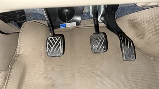 Used 2017 Maruti Suzuki Ciaz [2014-2017] VDi+ SHVS Diesel Manual interior PEDALS VIEW