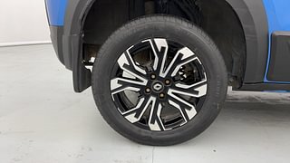 Used 2022 Renault Kiger RXZ MT Petrol Manual tyres RIGHT REAR TYRE RIM VIEW