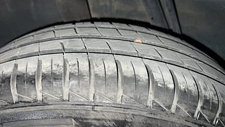Used 2022 Renault Kwid 1.0 RXT Petrol Manual tyres RIGHT REAR TYRE TREAD VIEW