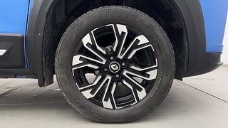 Used 2021 Renault Kiger RXZ 1.0 Turbo MT Petrol Manual tyres RIGHT FRONT TYRE RIM VIEW