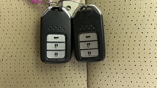 Used 2017 Honda City [2014-2017] VX (O) MT Petrol Manual extra CAR KEY VIEW