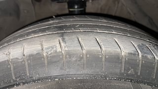 Used 2015 Maruti Suzuki S-Cross Alpha 1.3 Diesel Manual tyres RIGHT FRONT TYRE TREAD VIEW