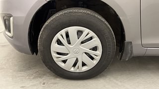 Used 2015 Maruti Suzuki Swift [2011-2017] VXi Petrol Manual tyres LEFT FRONT TYRE RIM VIEW