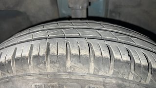 Used 2022 Renault Kwid 1.0 RXT Petrol Manual tyres RIGHT FRONT TYRE TREAD VIEW