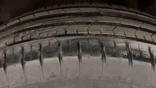 Used 2018 Maruti Suzuki Swift [2017-2021] ZXi AMT Petrol Automatic tyres LEFT REAR TYRE TREAD VIEW