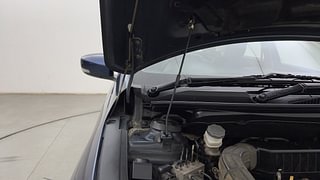 Used 2018 Maruti Suzuki Ciaz Zeta AT Petrol Petrol Automatic engine ENGINE RIGHT SIDE HINGE & APRON VIEW