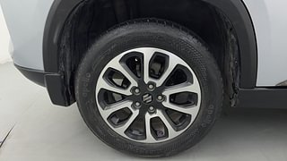 Used 2023 Maruti Suzuki Grand Vitara Alpha Smart Hybrid Dual Tone Petrol Manual tyres RIGHT REAR TYRE RIM VIEW